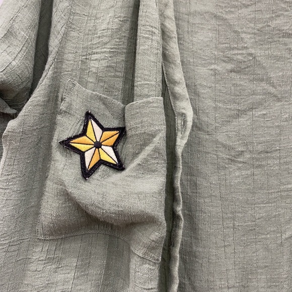 Tie Front Crop Top - Picture 3 of 3